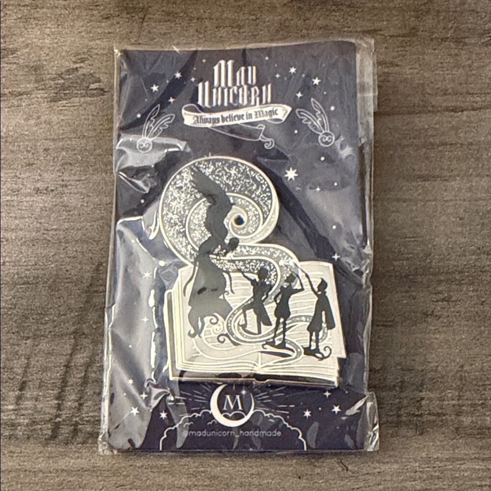 Harry Potter Pin Mad Unicorn Three Brothers Storybook Deathly Hallows #K51